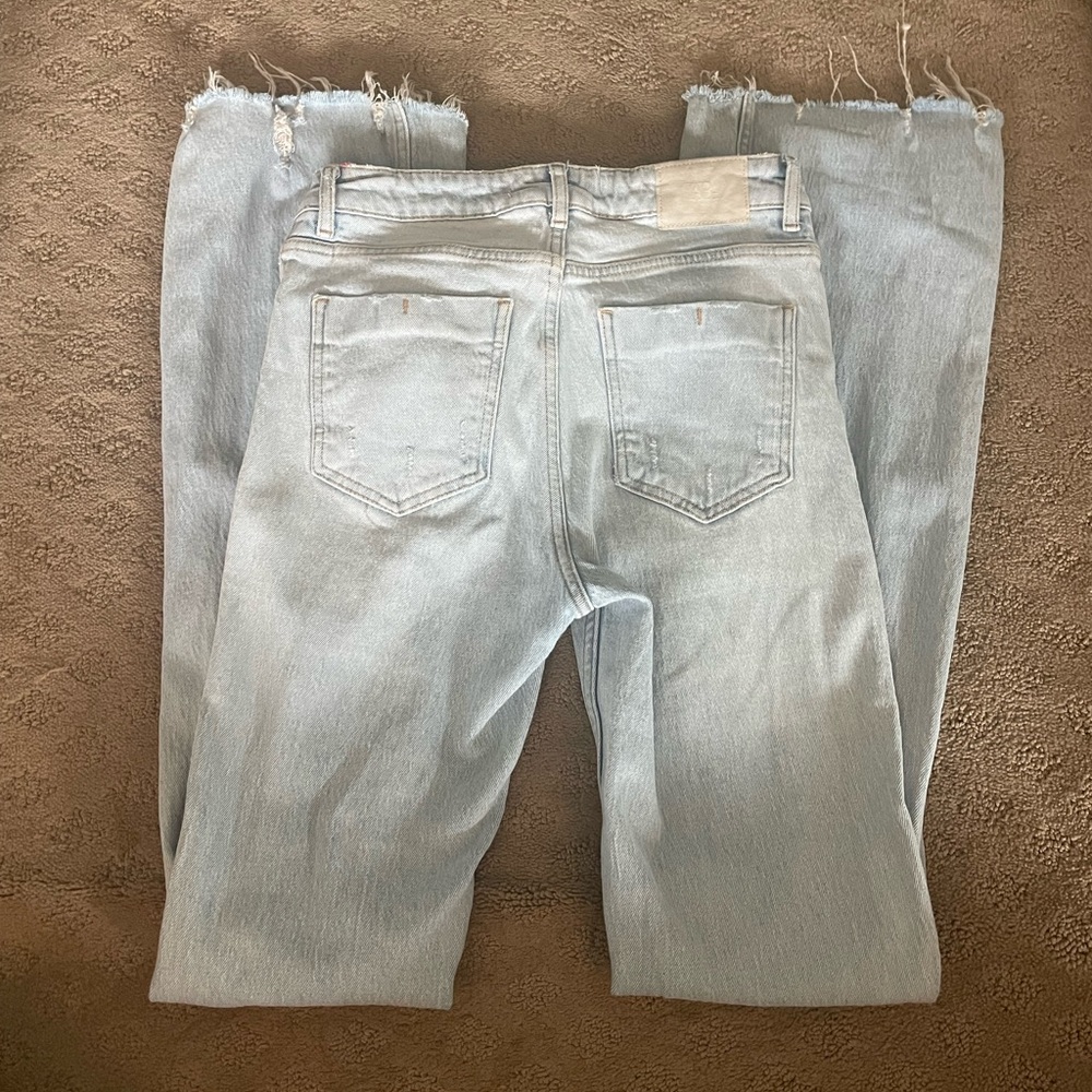 Zara light wash denim jeans!